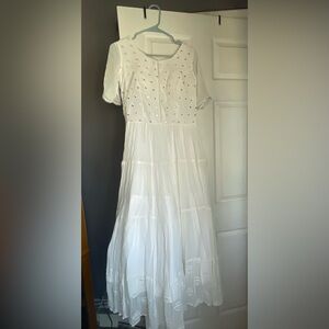 Elegant White Sequin Dress size say Large but fit medium